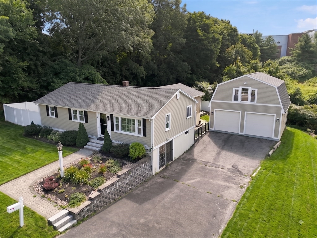 10 Hunter Dr, Newburyport, MA