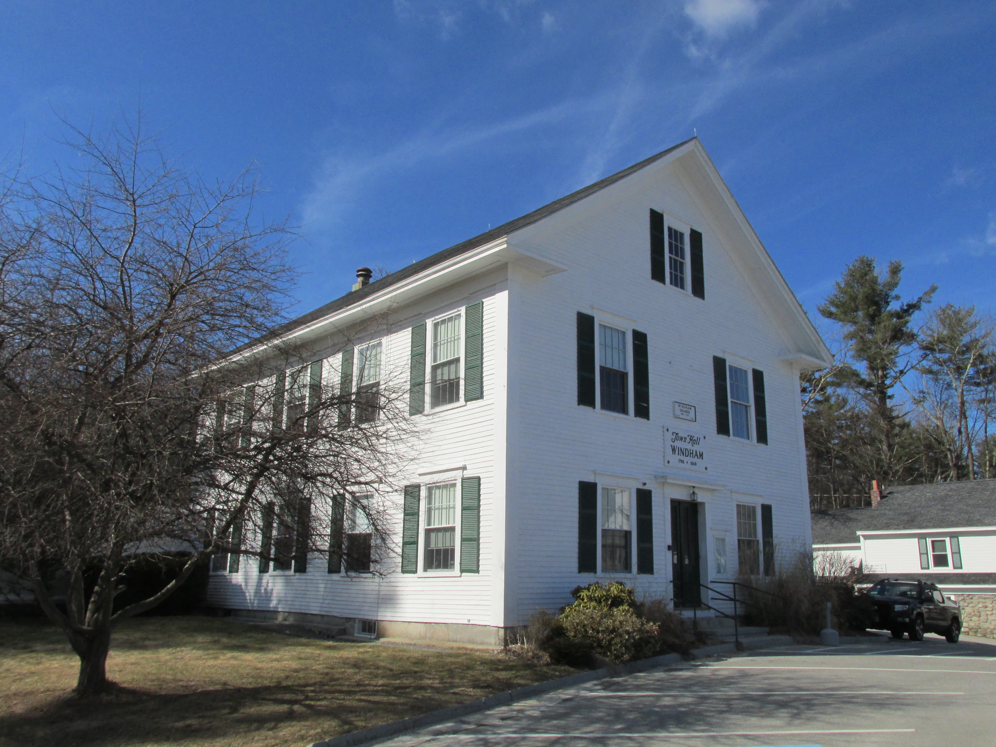 Windham Town Hall & Searles School Complex